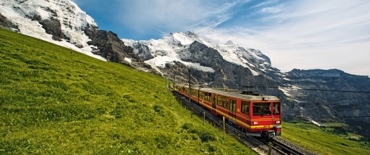 5 ideas to explore by train the Parks in the Alps