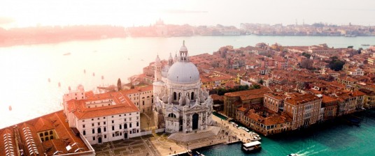 candre-mandawe-770521-unsplash-green Venice