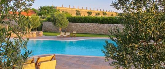 Lama di Luna is an organic and eco-friendly farmhouse in Apulia, Italy