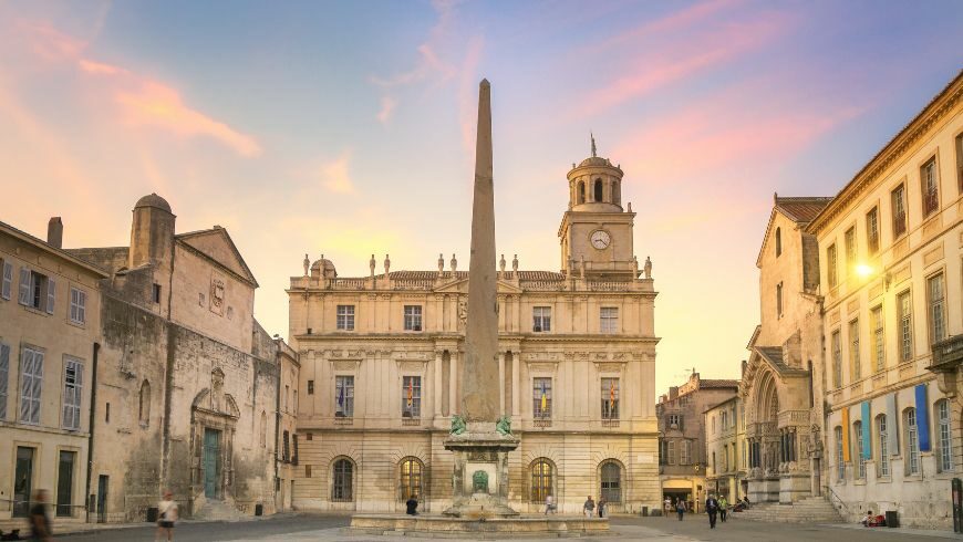 arles place