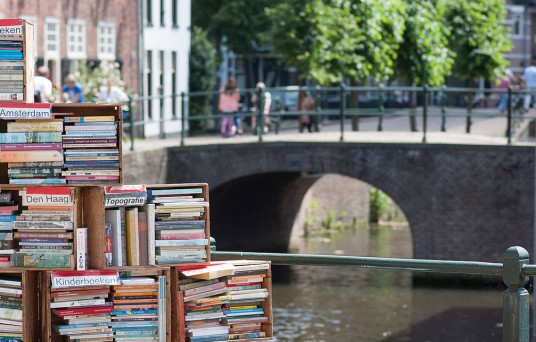 Books and canals by H Dinkelberg via Flickr