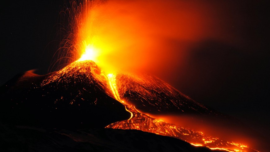 Sicilia, Etna nuova eruzione spettacolare
