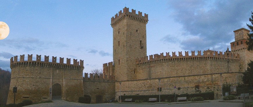 Vigoleno (Piacenza) – Il castello di “Lady Hawke” Giovanni Novara