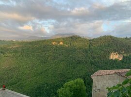 Vista Panoramica dall'Albergo Diffuso Lavinium a Castelluccio Inferiore