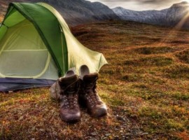 tenda e scarpe da trekking