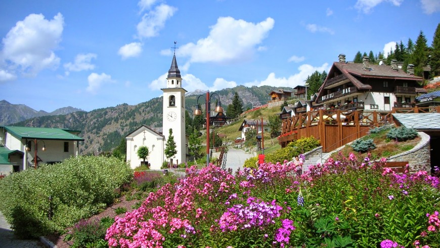 Chamois, Valle d'Aosta,qui la vita scorre senza auto, e si arriva solo in funivia!