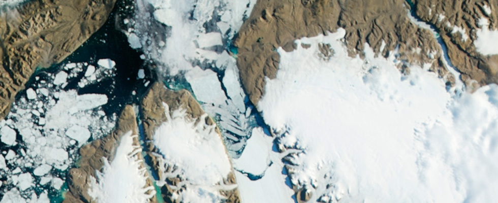 Distaccamento del Ghiacciaio in Groenlandia a causa del Riscaldamento Globale