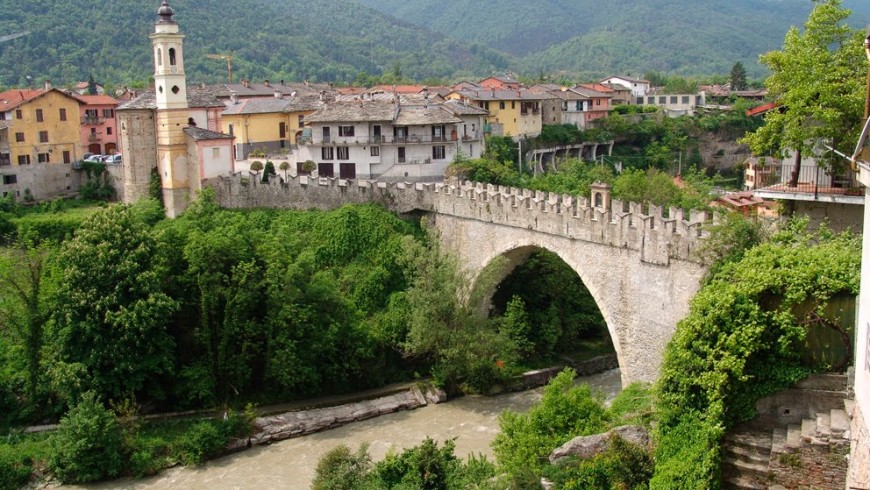 Il Ponte Vecchio di Dronero in Valle Maira