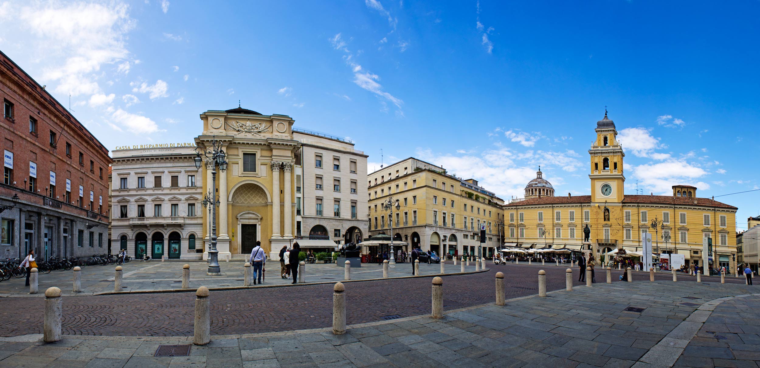 Parma, Piazza Garibaldi