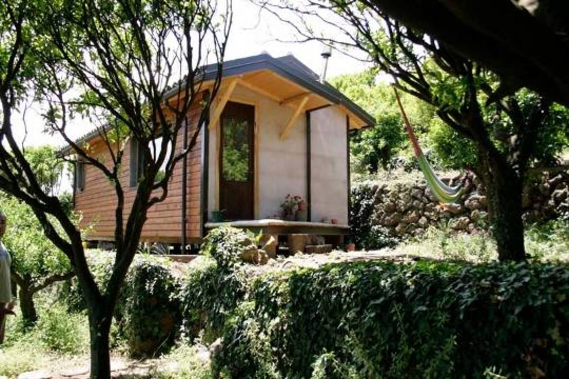 Eco-chalet di legno immerso tra gli agrumi, alle pendici dell'Etna