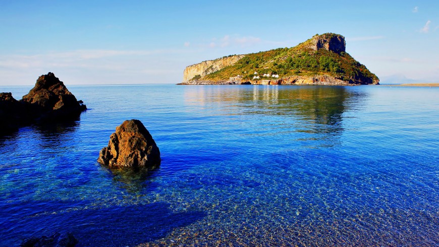 L'Isola di Dino, la maggiore della Calabria