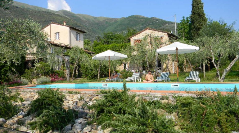 Villa Gaia, in un oliveto secolare nelle colline di Camaiore