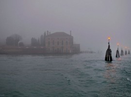 Il Casino degli Spiriti di Venezia avvolto dalla Nebbia