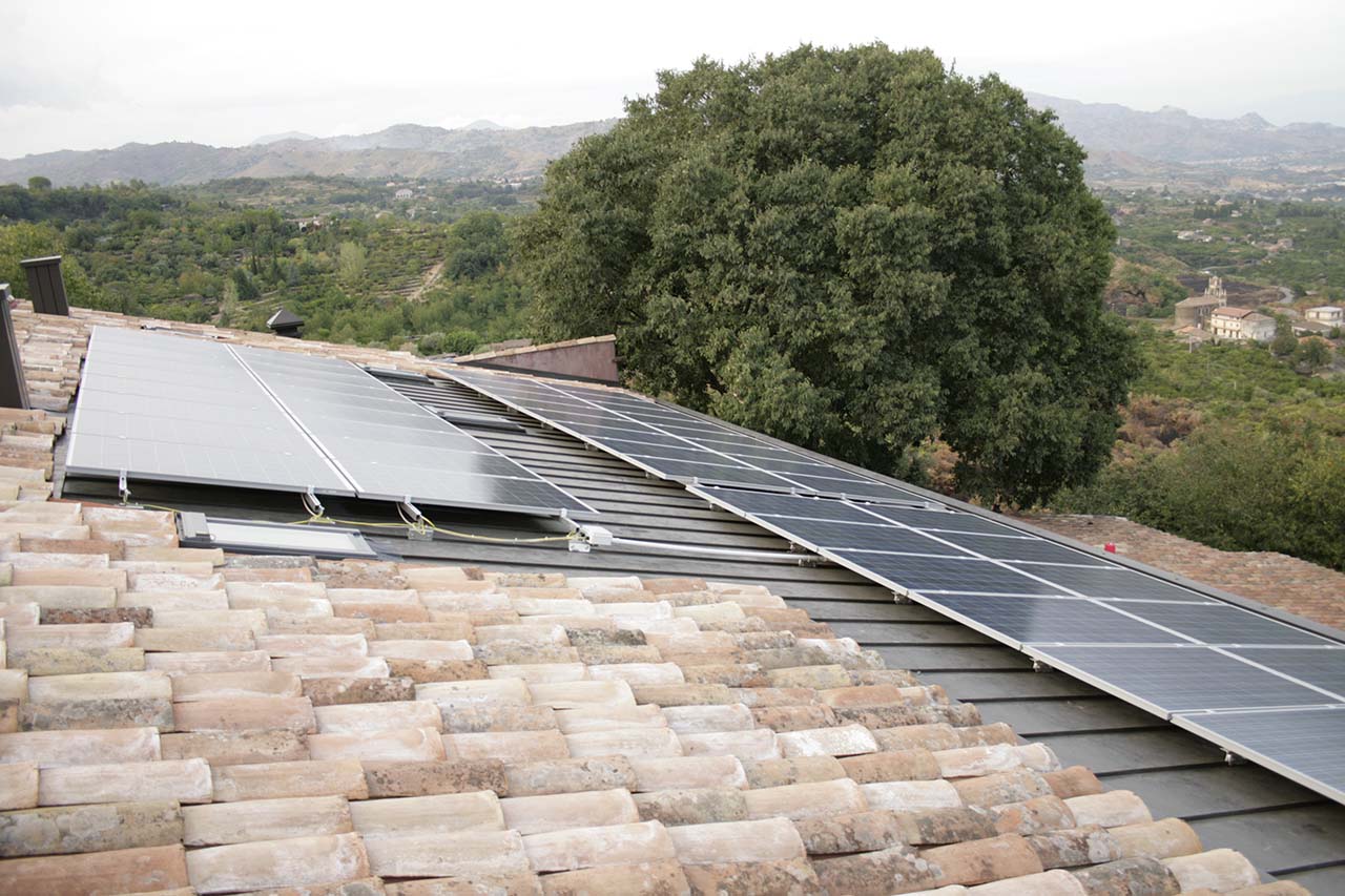 Agriturismo Biologico BagolArea, impianto fotovoltaico per garantire l'energia rinnovabile, Etna, Sicilia