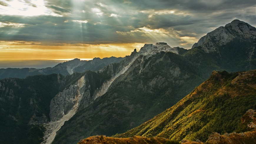 Alpi Apuane: camminare dalle Alpi Apuane attraverso l'appennino