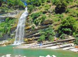 Santerno, piscina naturale con cascata in Alto Mugello