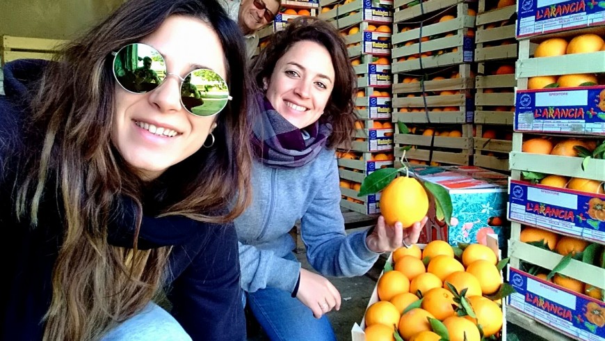 Nadia, Ilenia e le loro arance biologiche