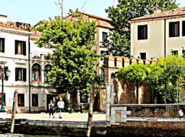 venezia giardini sul canal grande