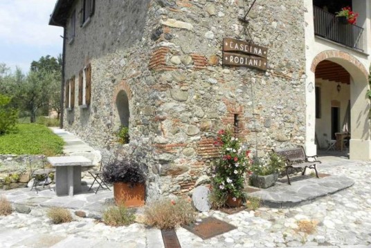 A Cascina Rodiani a Colverde (Como) puoi ricaricare gratuitamente la tua auto elettrica