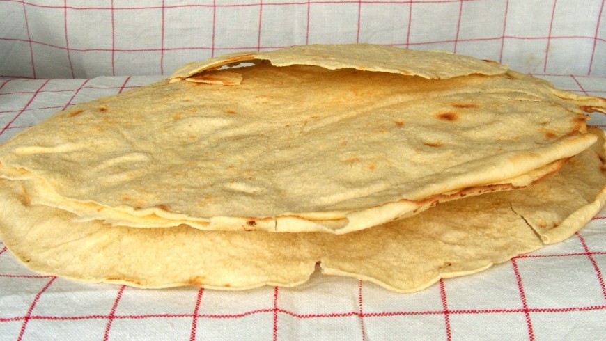 Il tipico pane carasau sardo, tipico anche della regione centrale, photo by Wikimedia
