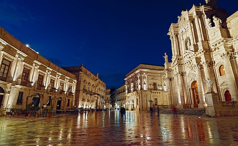 Piazza Duomo, Ortigia, by night