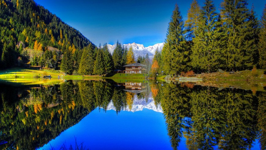 Il Lago dei Caprioli, che si trova lungo l'itinerario in bici in Val di Sole