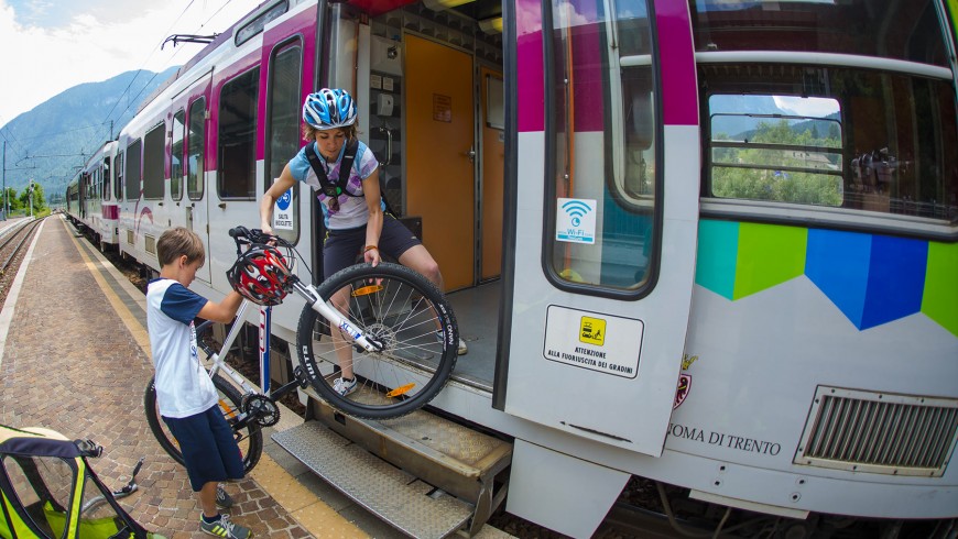 bicicletta e treno in val di Sole