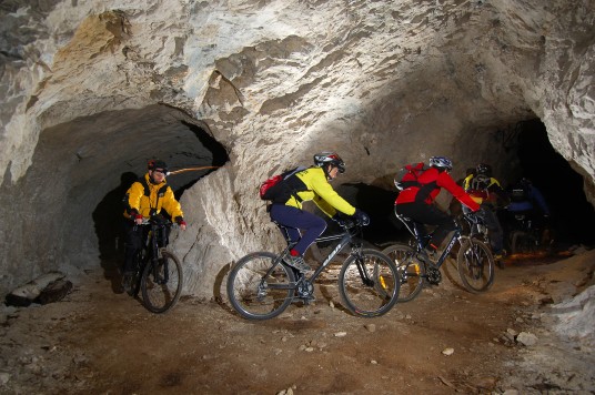 mountain bike sotterraneo in slovenia