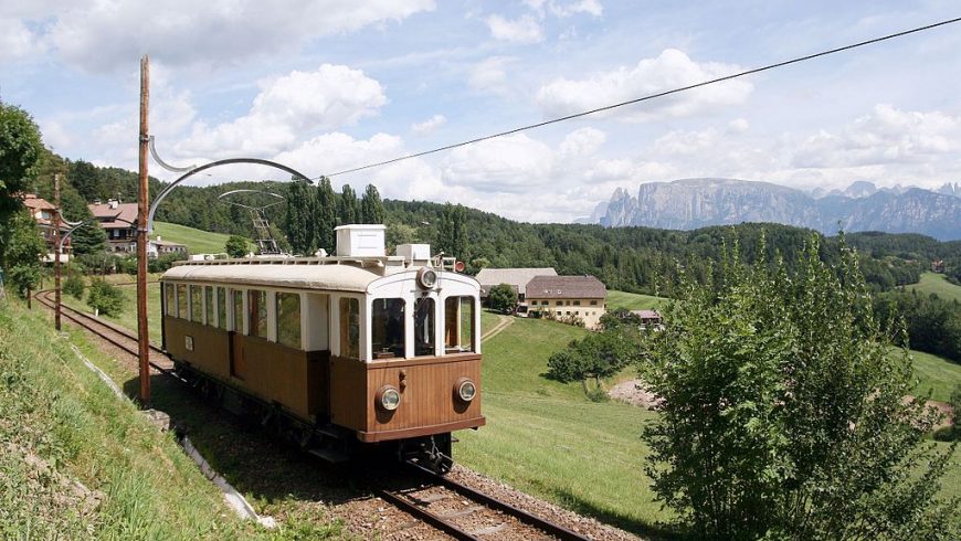 Il trenino Renon, tra le Dolomiti