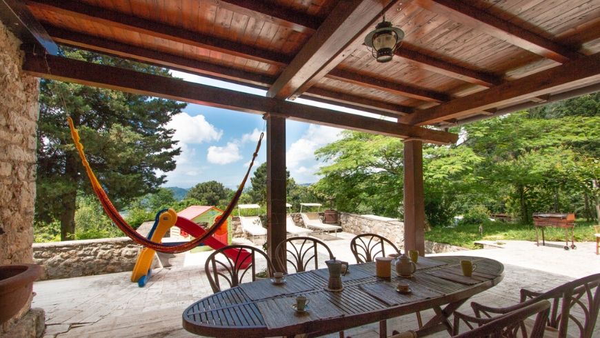 veranda con vista panoramica di villa lola su ecobnb