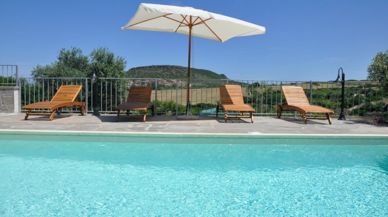 Villa con piscina in Sardegna