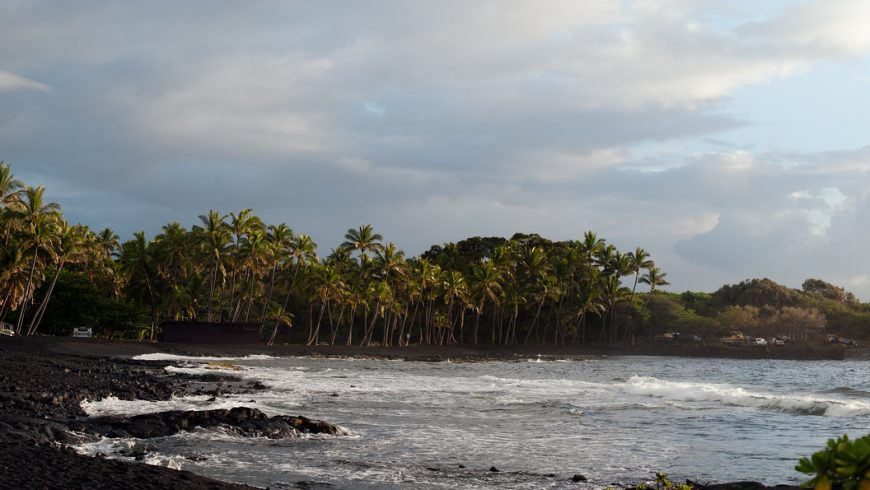 spiaggia colore nero hawaii Punalu'u