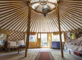 yurta, interno