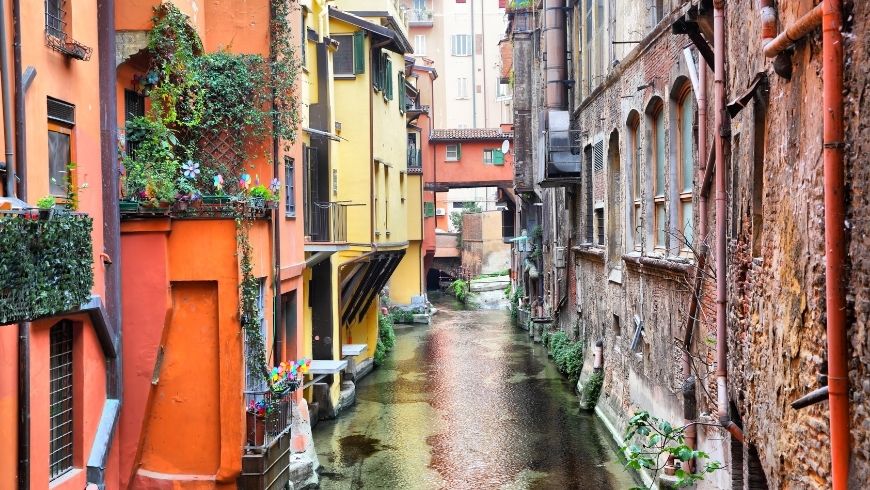 foto della piccola Venezia, ovvero ció che si vede dalla piccola finestrella di Bologna