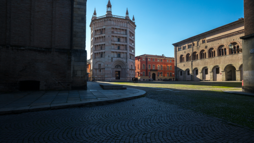 A piedi nel centro storico di Parma