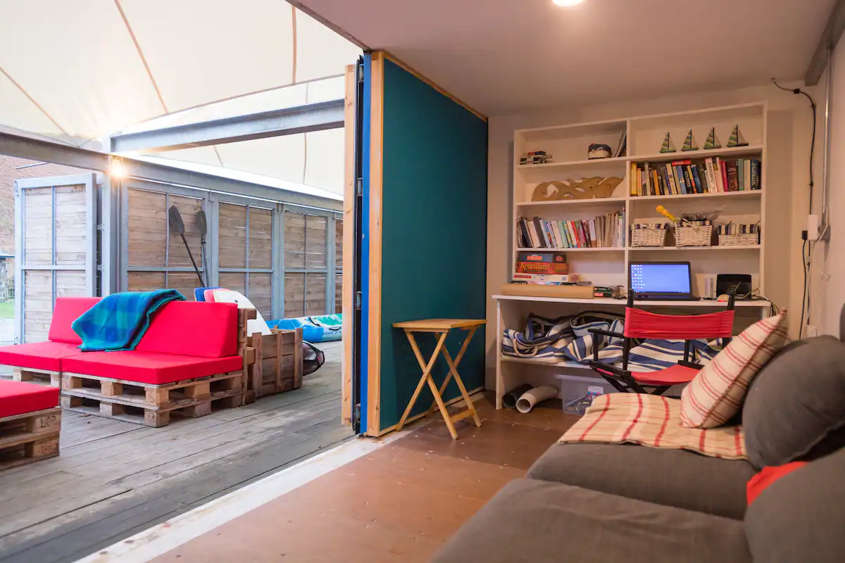 Le cabine create con container di Ty Cwch