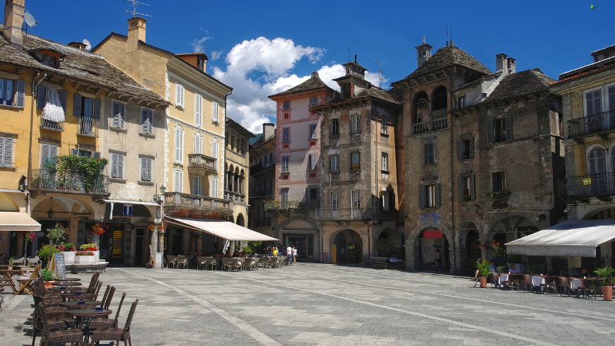 La piazza principale do Domodossola