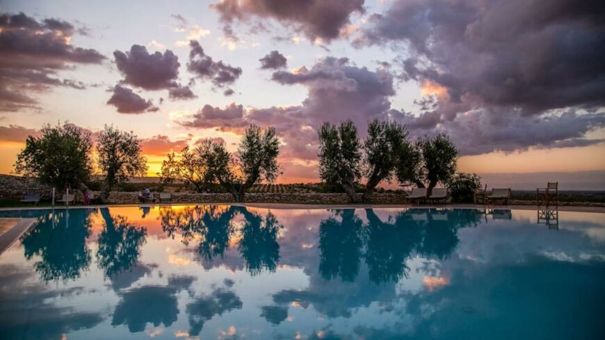 Masseria con piscina naturale