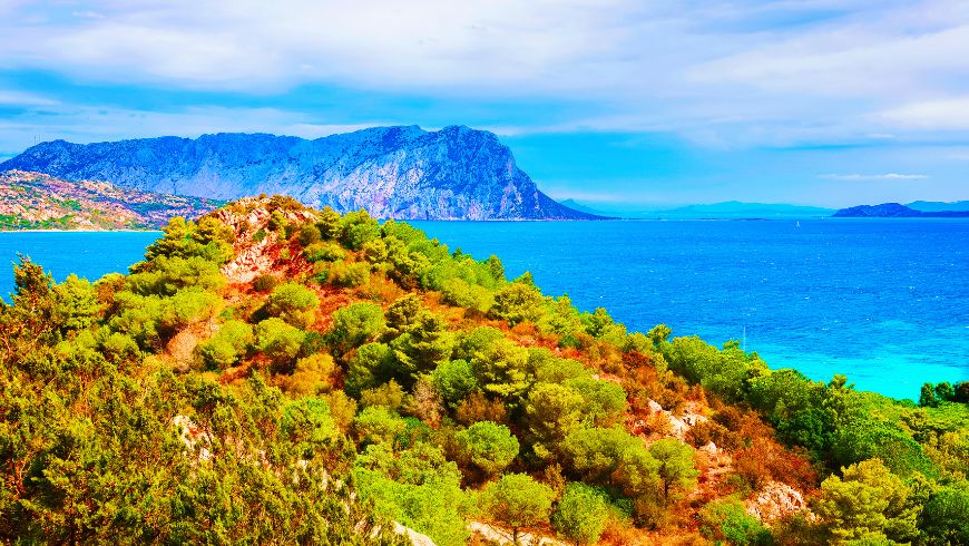 Costa della Sardegna in autunno, da esplorare in modo sostenibile
