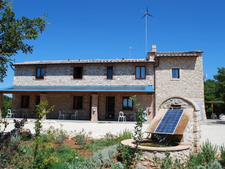 PeR The Renewable Energy Park, rumah pertanian organik di Umbria