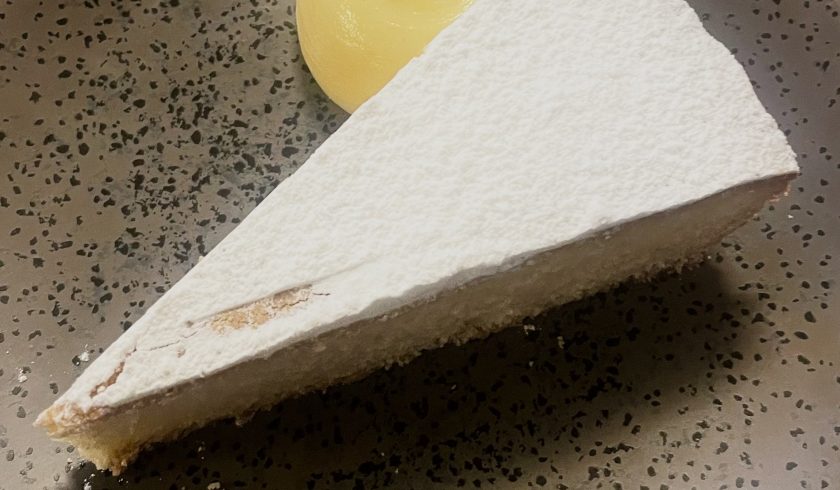 Torta Paradiso, dolce tipico della pasticceria Vigoni di Pavia