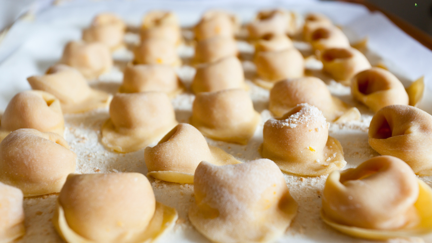 Apa yang bisa dimakan di Cento dan sekitarnya