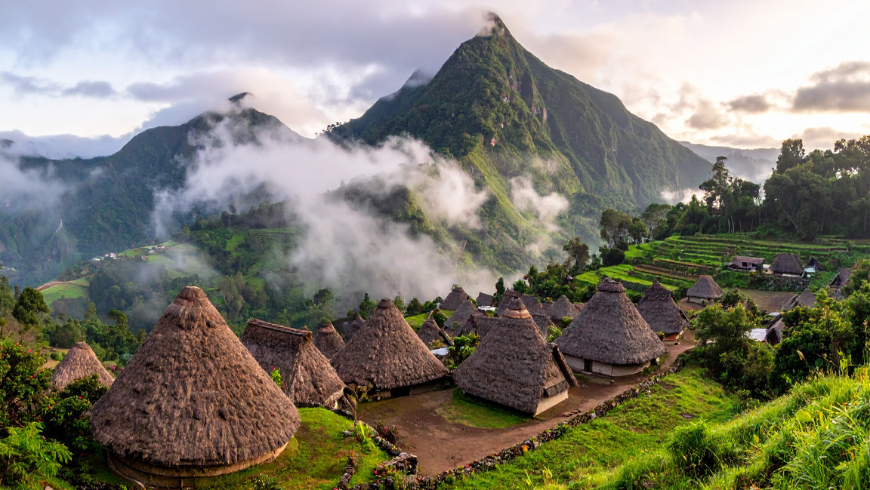 Villaggio Wae Rebo a Flores, destinazione culturale tra le eco-isole dell'Indonesia