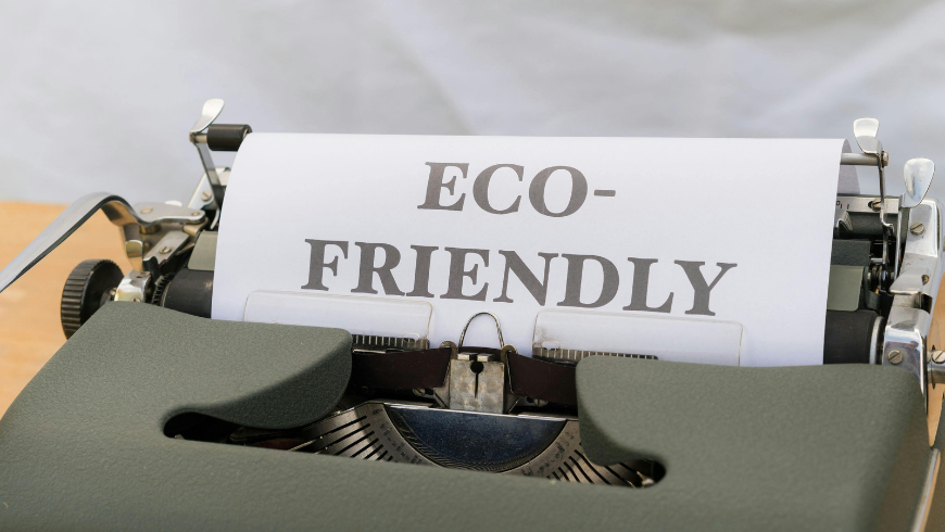 Stampante con scritta "ECO-FRIENDLY"