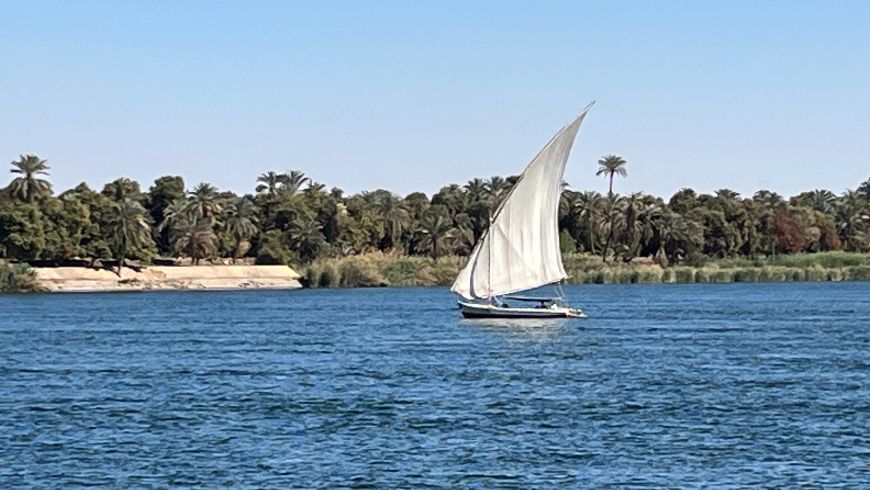 Barca sul fiume Nilo