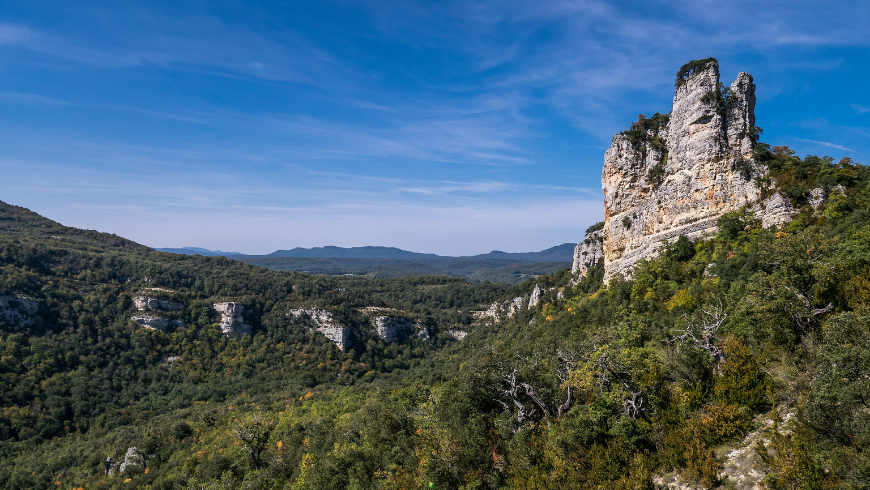 vista del Parco Naturale Izki e delle montagne calcaree