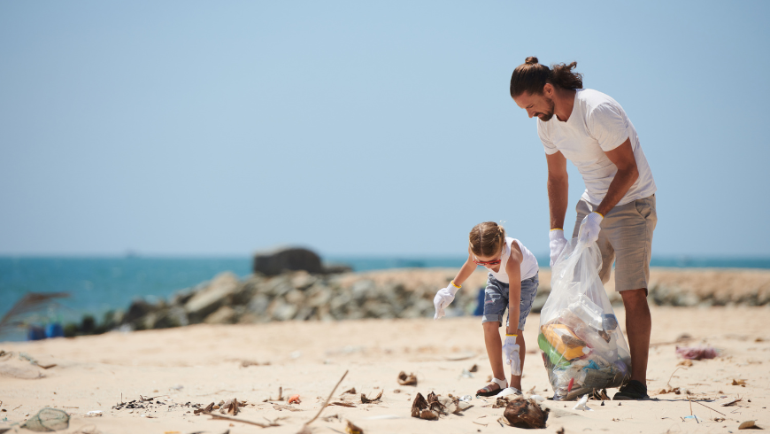Raccolta rifiuti in spiaggia
