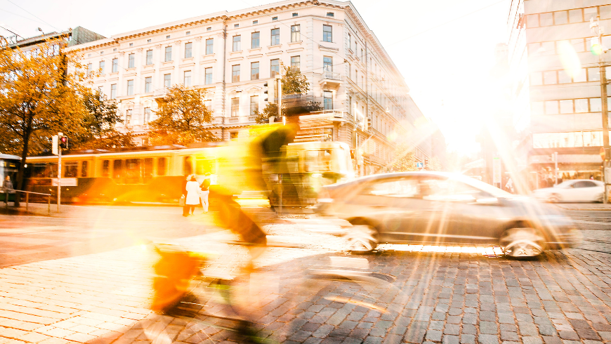 Bicicletta in una strada di Helsinki, Finlandia
