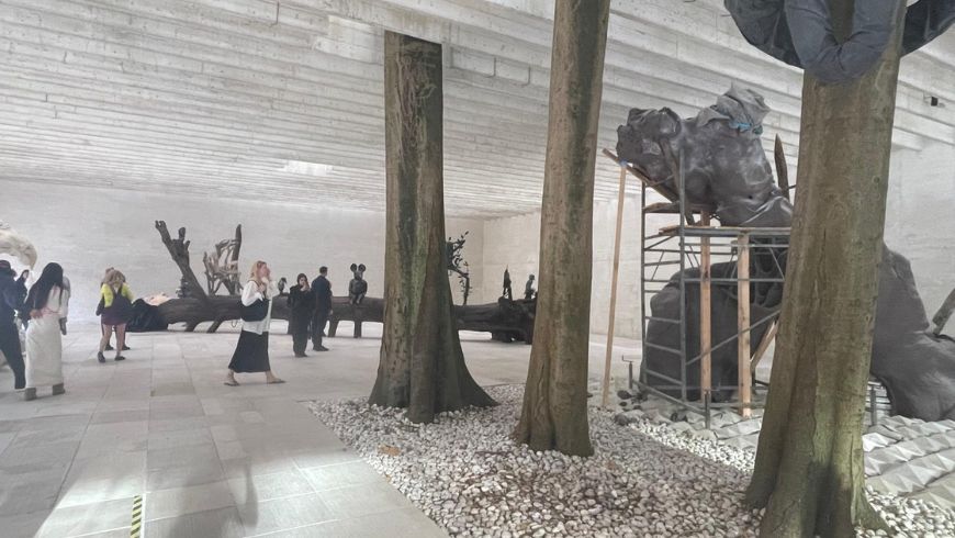 Piante ed elementi naturali in esposizione alla Biennale Arte 2026, nella mostra In Minor Keys