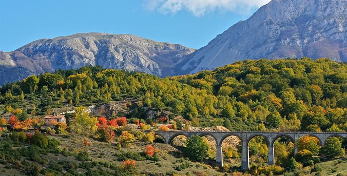 Transita train, between Abruzzo and Molise Parks